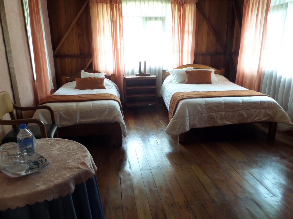 Hosteria "El Encanto" San Miguel de los Bancos エクステリア 写真