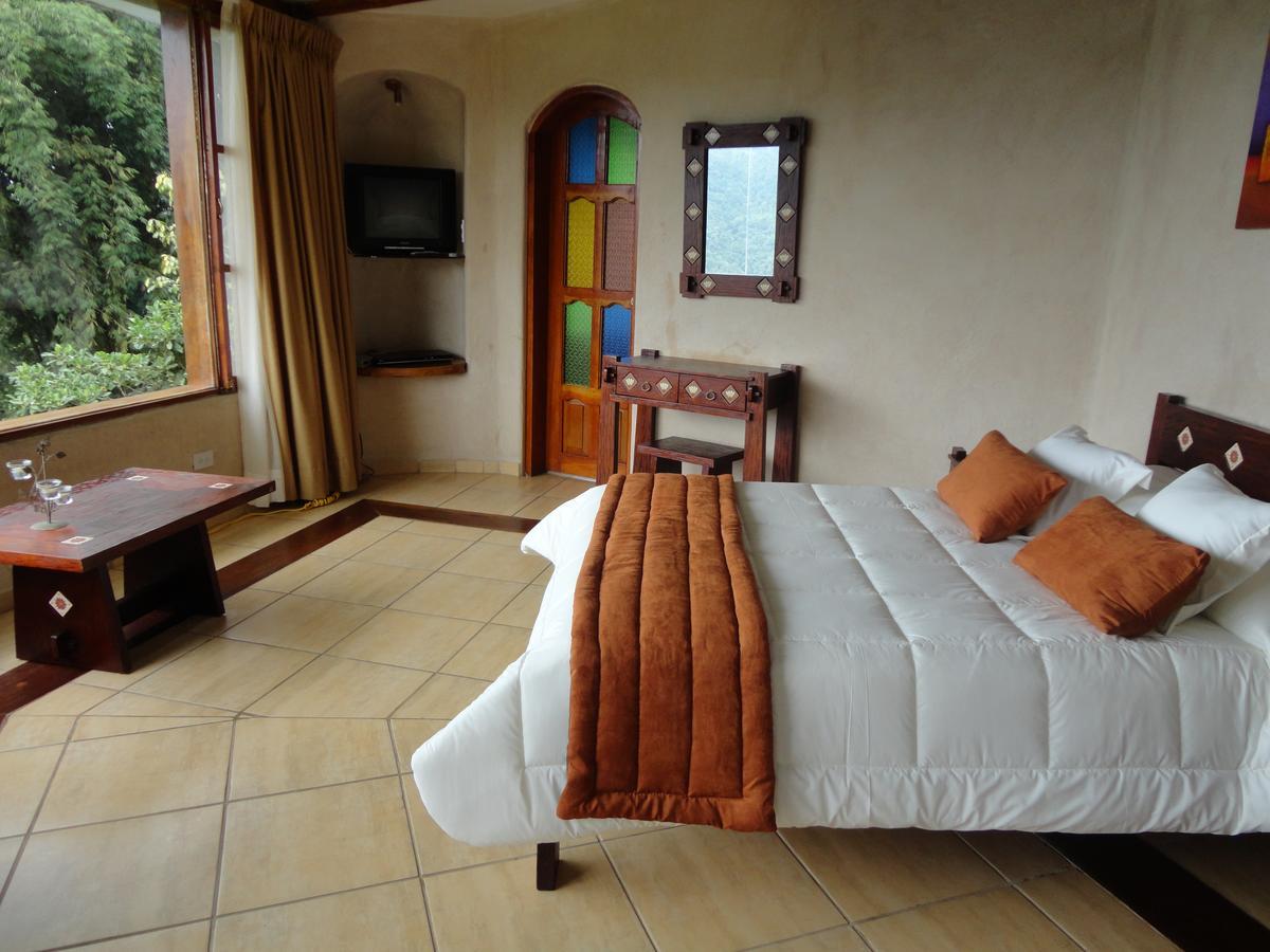Hosteria "El Encanto" San Miguel de los Bancos エクステリア 写真