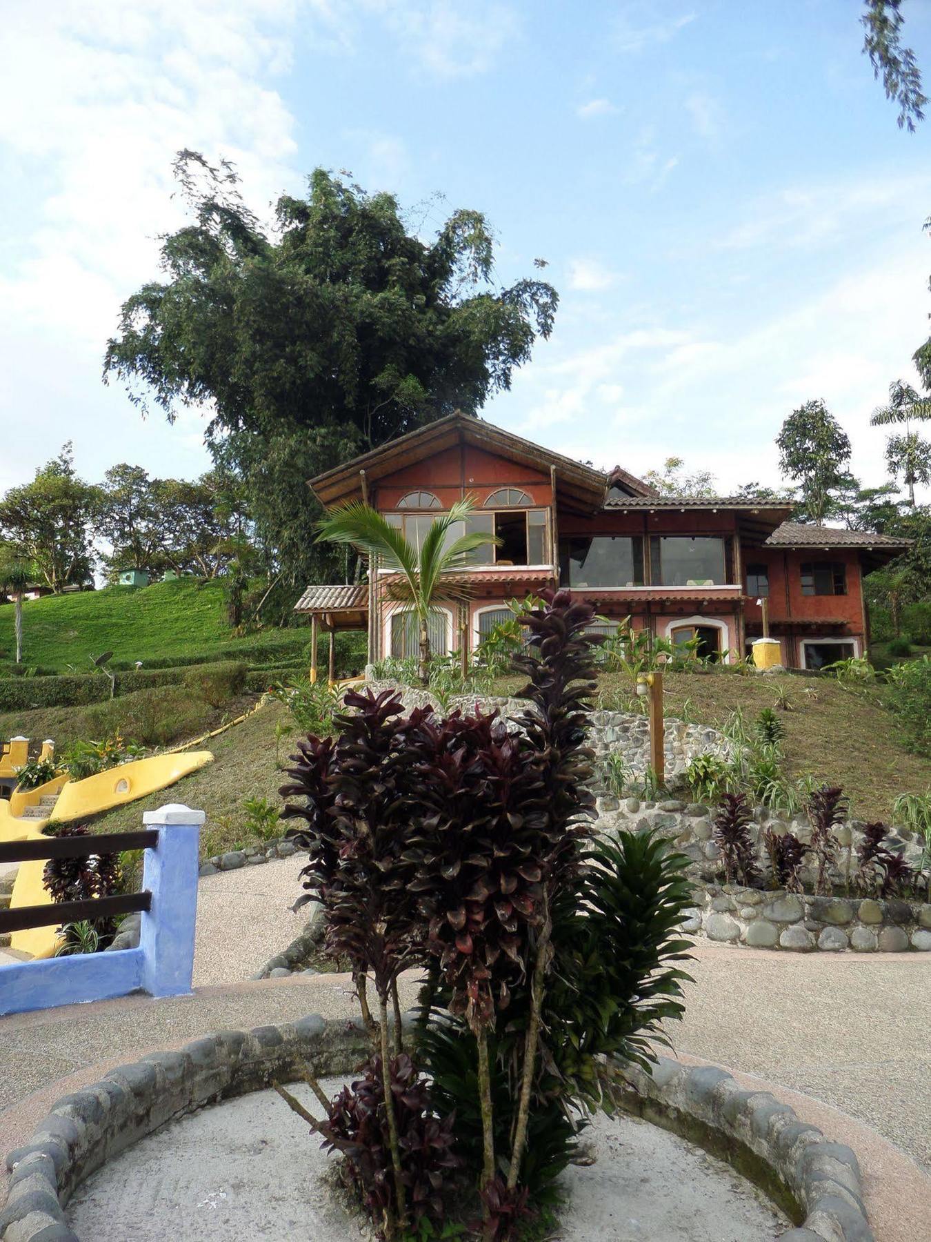 Hosteria "El Encanto" San Miguel de los Bancos エクステリア 写真