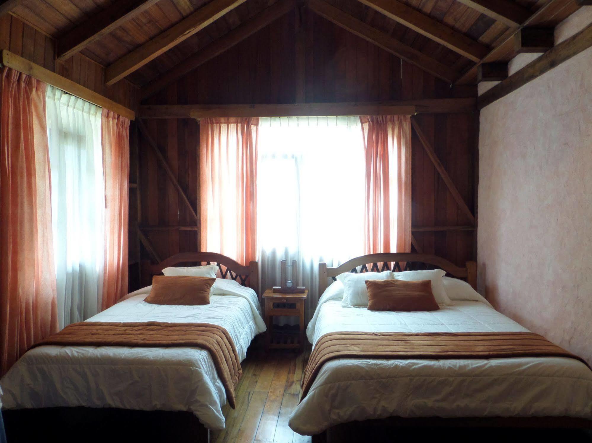 Hosteria "El Encanto" San Miguel de los Bancos エクステリア 写真